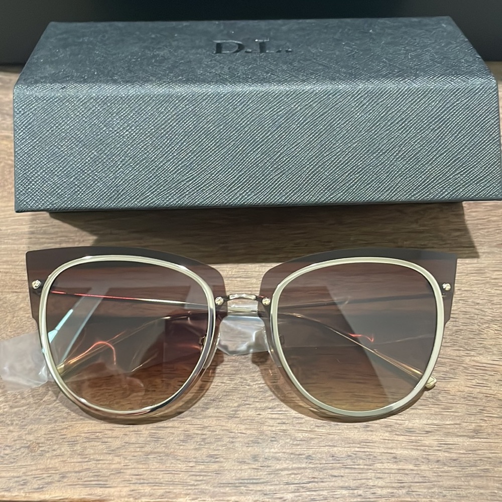Demi Lovato Diff eyewear